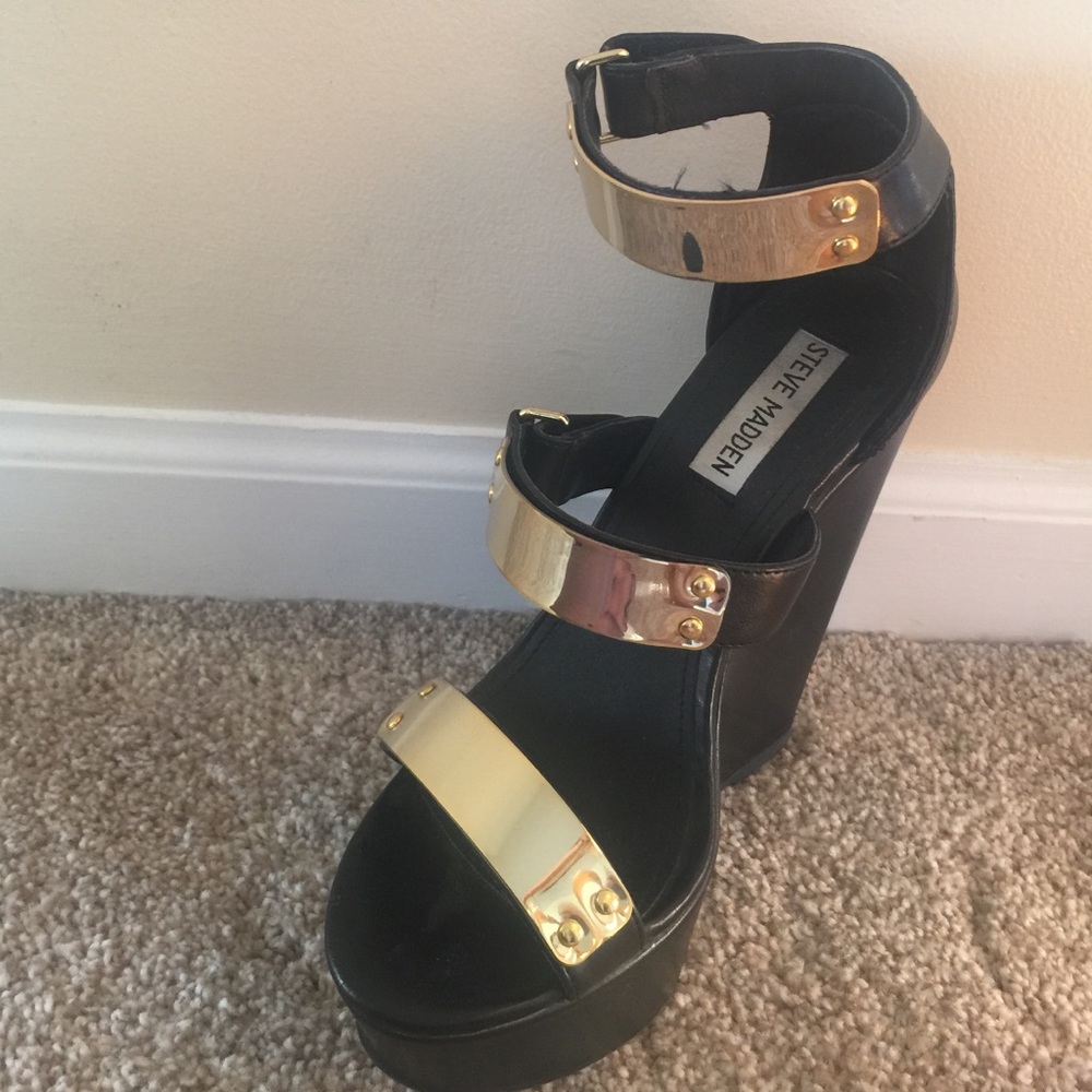Steve Madden wedge